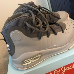 PRESCHOOL CURRY SHOES SIZE 12K